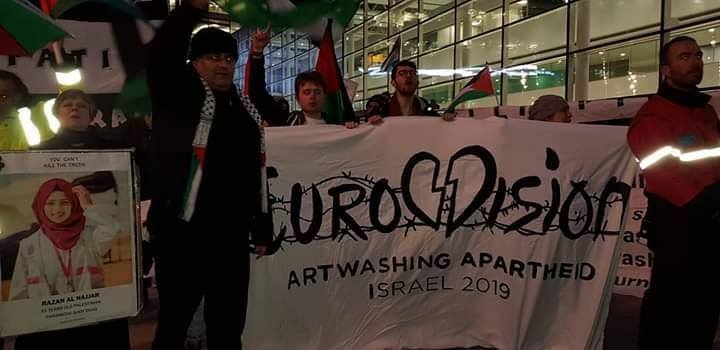 Des militants pro-Palestiniens se sont réunis devant la BBC Media City à Manchester3
