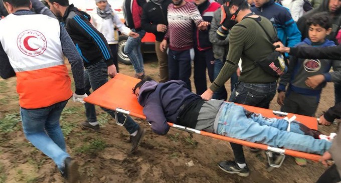 Plusieurs palestiniens ont été blessés par des tireurs d’élite des forces d’occupation vendredi lors des manifestations de la Grande Marche du Retour à Gaza