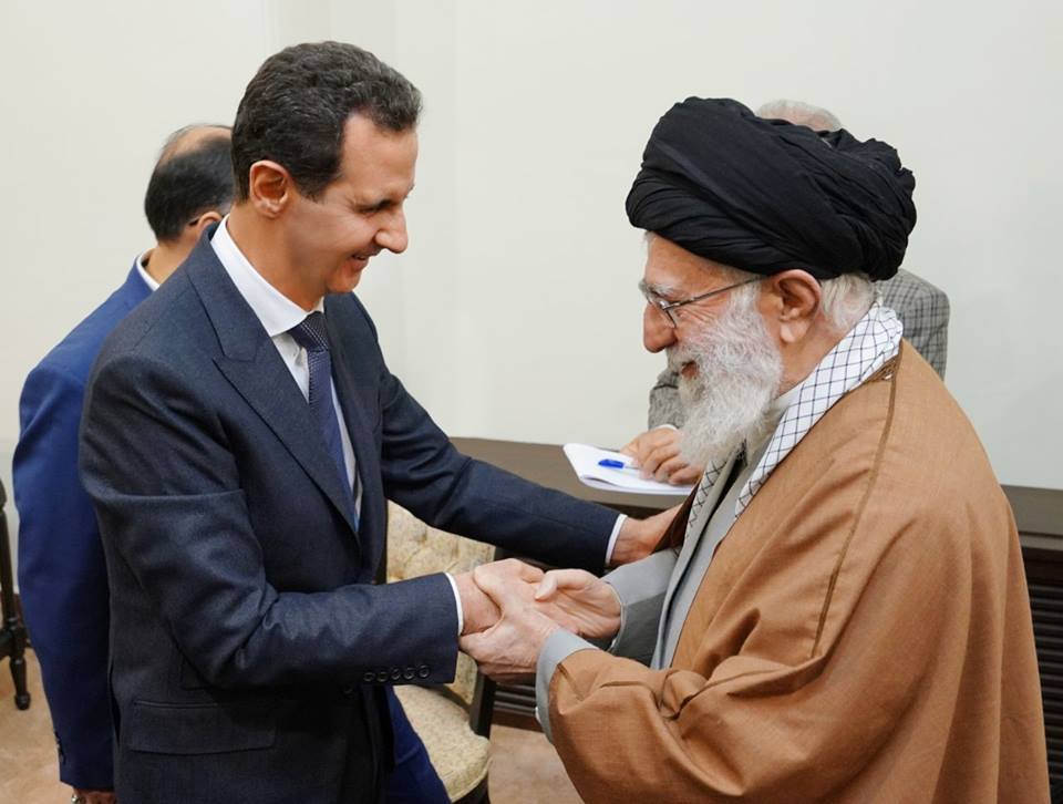 Regardez l'accueil chaleureux du Président Assad par le Guide suprême de la révolution iranienne et par le Président Iranien