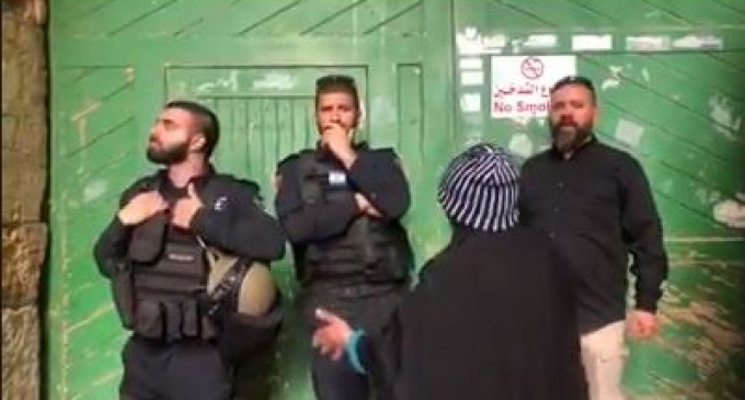 URGENT URGENT | « Israël » ferme toutes les portes de la mosquée d’Al-Aqsa !
