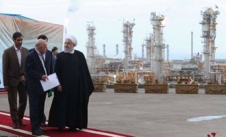 Le Président Rouhani a inauguré de nouvelles phases de Pars jenobi.