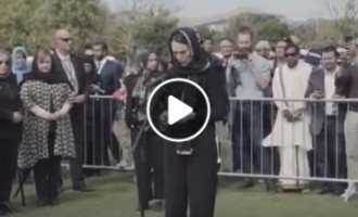 Le premier ministre de la nouvelle-Zélande, Jacinda Ardern cite le Prophète Mohammad (P) lors de la prière du vendredi en nouvelle-Zélande