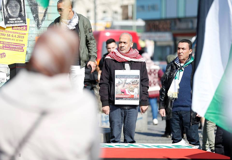 Les militants pro-Palestine se sont réunis hier à Berlin, en Allemagne, en solidarité avec les palestiniens qui commémorent le premier anniversaire de la Grande Marche du Retour.3