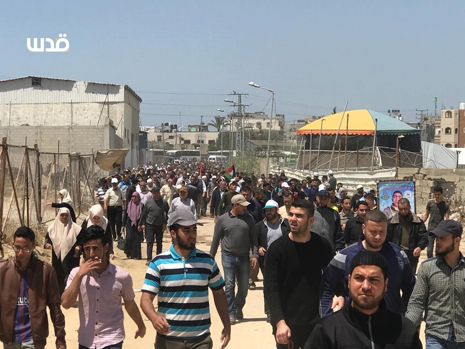 Des milliers de palestiniens se sont rendu aux frontières de la bande de Gaza pour réclamer leur droit de retourner dans leurs maisons2