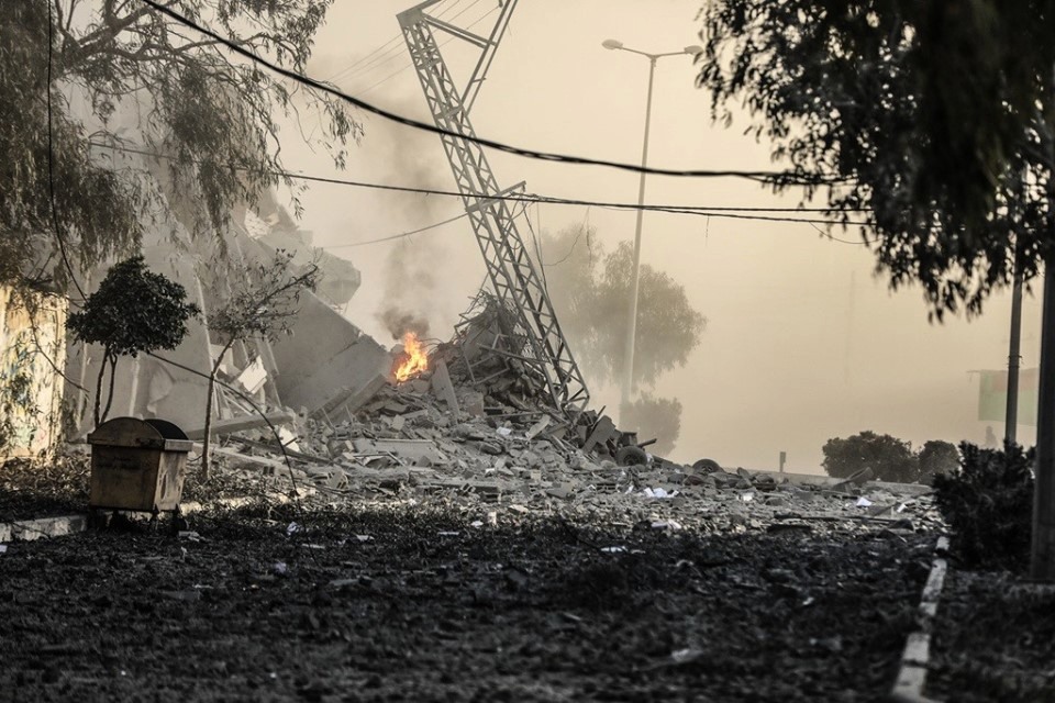 Horribles scènes de destruction laissées par les frappes aériennes israéliennes sur les bâtiments résidentiels à Gaza.1