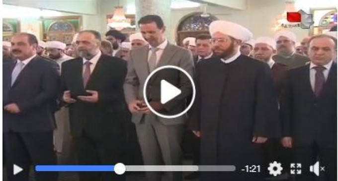En vidéo : Le Président Al-Assad effectue la prière de l’Aïd Al-Fitr à la mosquée du Président Hafez Al-Assad à Damas