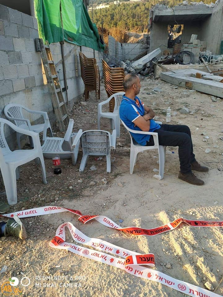 Les bulldozers israéliens démolissent une maison à Ar'ara en Palestine occupée.4