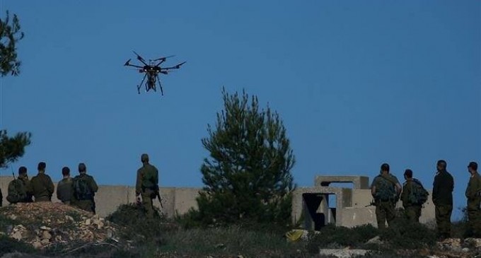 Les résistants palestiniens du HAMAS détruise un drone «israélien» bloqué à Gaza