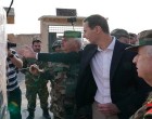 Le président Assad inspecte des soldats de l’armée sur les lignes de front d’Idlib : Erdogan a volé le blé et le pétrole de la Syrie, maintenant il vole les terres !!!