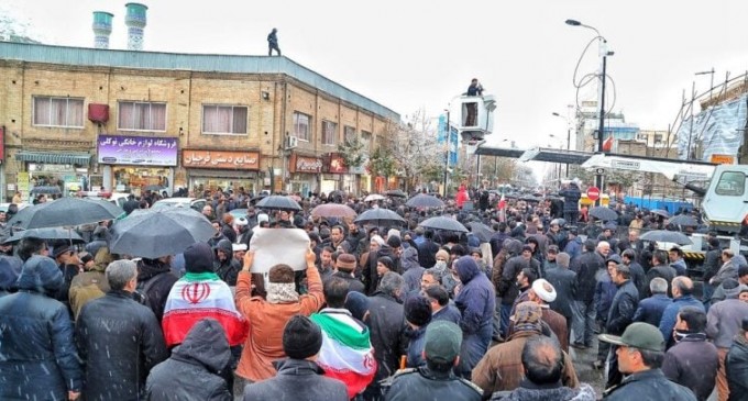 PHOTOS : Le peuple iranien se mobilise contre les émeutiers vandalistes soutenu par les Etats-Unis