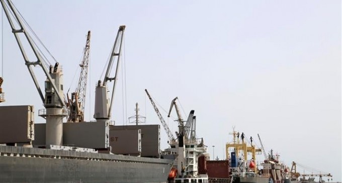 Le régime saoudien empêche 13 navires de décharger de la nourriture et du carburant à Hudaydah au Yémen