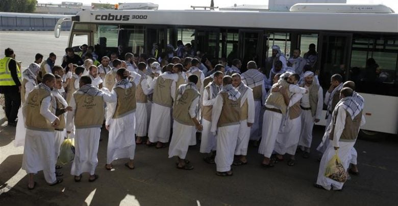 Plus de 100 prisonniers houthis libérés sont rentrés au Yémen