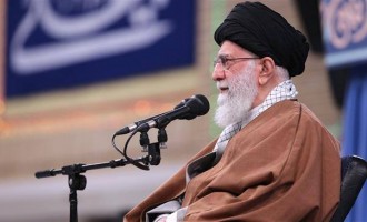 Sayyed Ali Khamenei : « Les États-Unis se vengent des forces populaires irakiennes pour avoir vaincu Daesh »