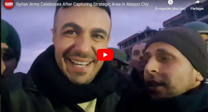 Vidéo : L’armée syrienne célèbre la reprise d’une zone stratégique dans la ville d’Alep