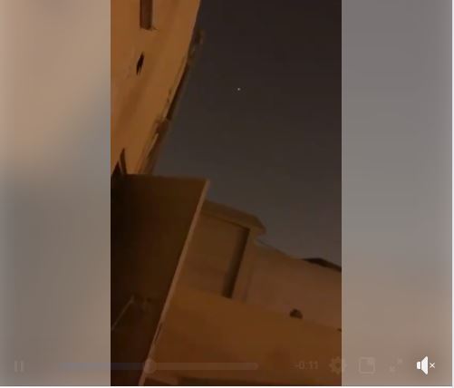 Regardez les missiles yéménites survolant le ciel de Riyad avant de s'abattre sur leur cibles