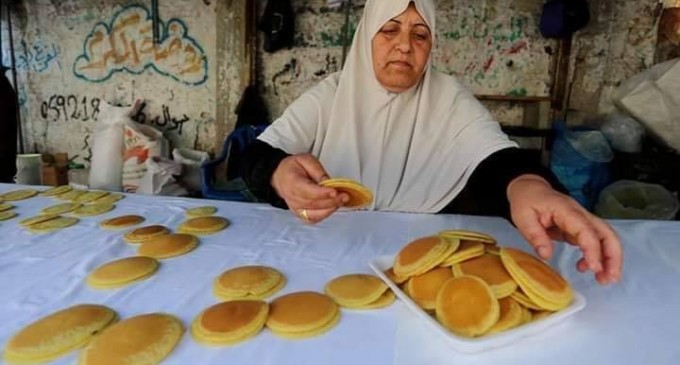 Voici Oum Eyad Salha, une palestinienne de 55 ans, de Deir El Balah dans la bande de Gaza