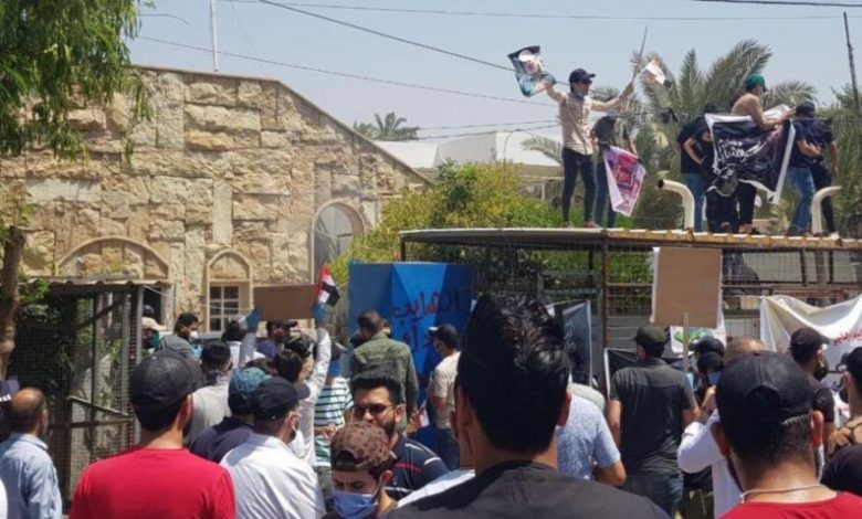 Des partisans du Hashd Al-Shaabi prennent d'assaut le siège de la chaîne saoudienne MBC à Bagdad
