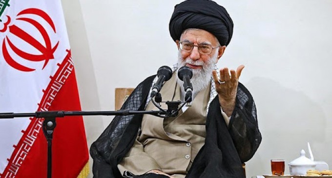 Sayyed Ali Khamenei : « les Américains soutiennent les terroristes et seront expulsés de Syrie et d’Irak »