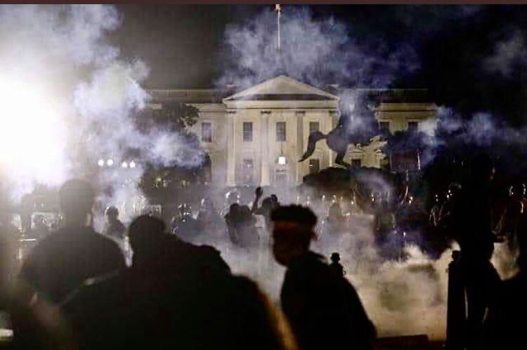 L'IMAGE DU JOUR La Maison Blanche attaquée, les USA au bord du chaos !