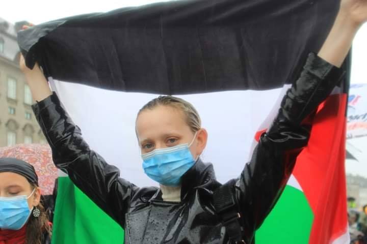 Les manifestants ont manifesté leur solidarité envers le peuple palestinien en chantant des slogans solidaires2
