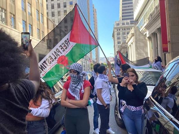 Les militants pro-Palestine ont bloqué la rue devant le consulat de l'occupation israélienne à San Francisco en protestation contre le plan d'annexion israélien, hier