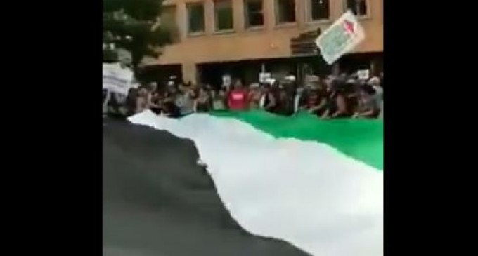 Vidéo | Une manifestation dans la ville française de Toulouse mercredi contre les plans israéliens d’annexer de larges parties des terres occupées de la Cisjordanie.