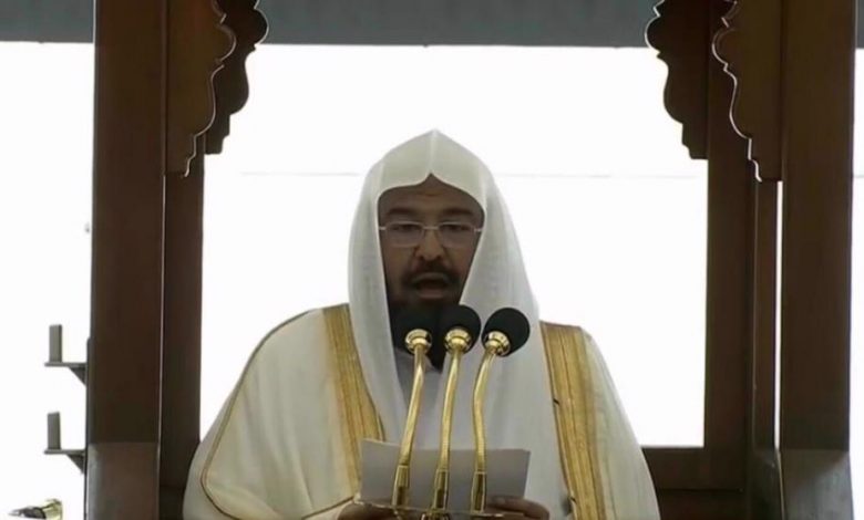 L 'imam de La Mecque fait face à des critiques après un sermon considéré comme un prélude à la normalisation avec le régime d'occupation sioniste