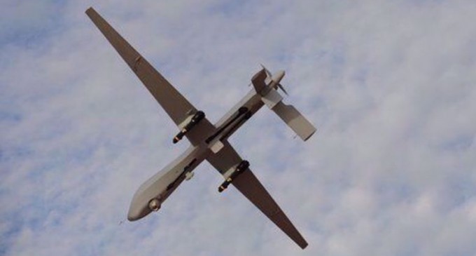 L’armée yéménite frappe l’aéroport saoudien lors d’une attaque de drone en représailles
