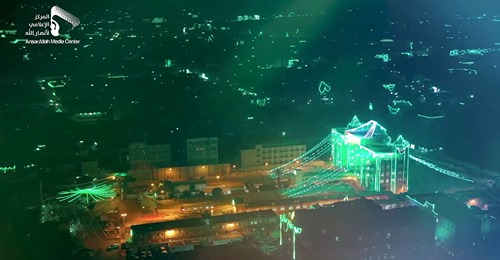 le peuple yéménVidéo ite et la ville de Sanaa habillée de vert se préparent à célébrer l'anniversaire de la naissance du Prophète (P