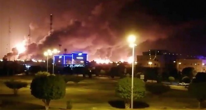 Un incendie éclate sur la plateforme de produits pétroliers du régime saoudien de Jizan après l’attaque d’un bateau yéménite
