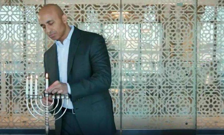 Les envoyés des Émirats arabes unis et de Bahreïn aux États-Unis célèbrent la fête juive