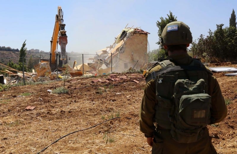L'occupation israélienne démolit une mosquée à Hébron en Cisjordanie occupée