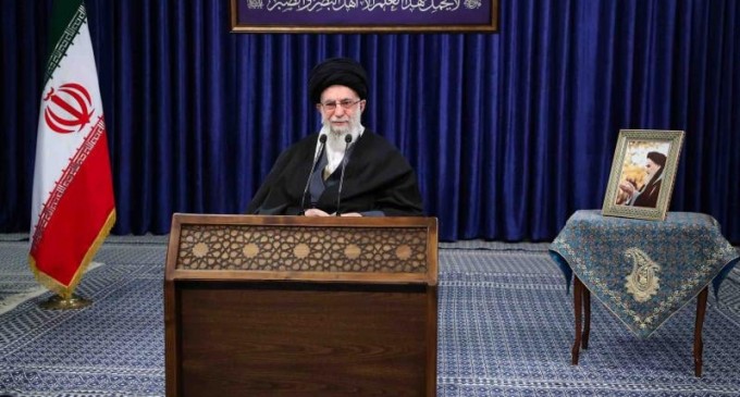 l’Ayatollah Ali Khamenei : « Les importations de vaccins américains et britanniques dans le pays sont interdites… Ils ne sont absolument pas dignes de confiance »