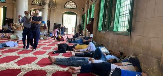 Après des heures de défense du complexe de la mosquée Al-Aqsa à Jérusalem occupée face à l’attaque barbare de la police israélienne