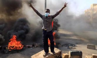 Le coup d’État au Soudan s’est produit lors de la visite de l’émissaire américain