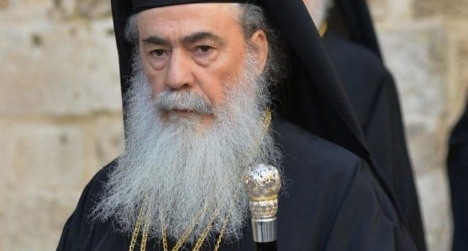 Le patriarche orthodoxe de Jérusalem déclare que les « extrémistes sionistes » menacent la présence chrétienne en Terre sainte.