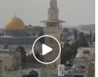 Appel aux fidèles depuis le minaret de la mosquée Al-Aqsa, 3e lieu saint de l’Islam, pour qu’ils viennent le protéger des attaques de l’occupation et des provocations des colons.