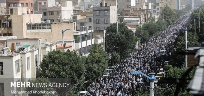 funérailles massives du martyr (assassiné dimanche) Sayyad Khodaei à Téhéran