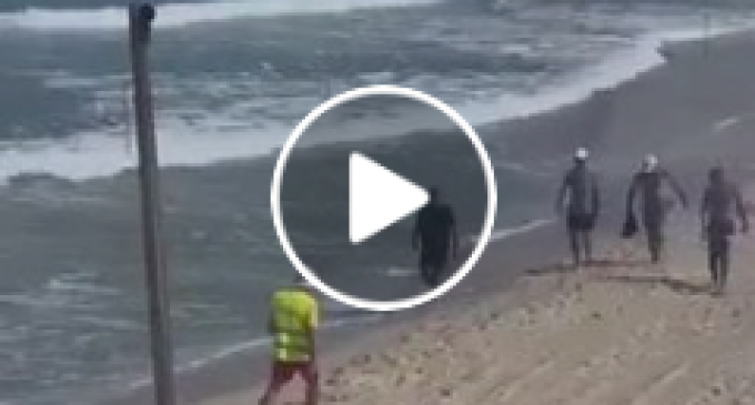 La plage d’Ashdod en Palestine occupée désertée par crainte de chute de missiles de la Résistance depuis Gaza