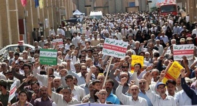 Aujourd’hui, il y a eu des manifestations massives à travers l’Iran contre les émeutiers soutenus par l’Occident qui ont assassiné des policiers ainsi que des citoyens ordinaires