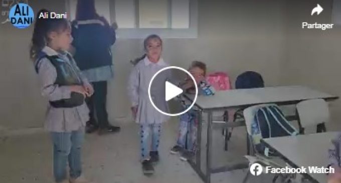Aujourd’hui, Israël a démoli une école primaire à Masafer Yatta qui comptait 23 élèves et trois enseignants.