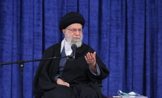 Le rôle des États-Unis dans l’attaque terroriste de Chiraz révélé : Khamenei