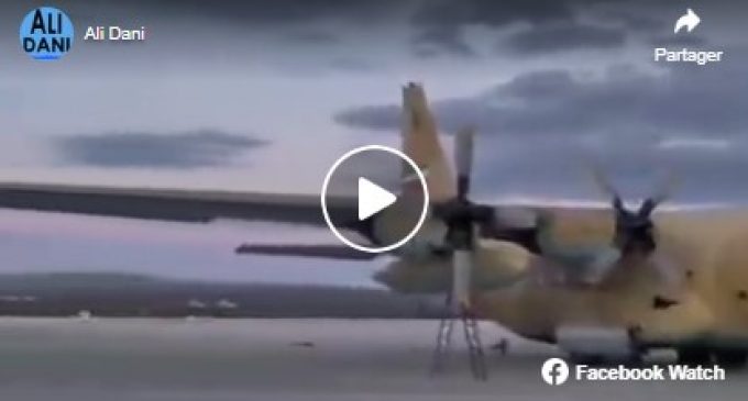 Les sionistes ont été frappés de peur lorsque l’avion de l’armée iranienne transportant de l’aide pour la Turquie a atterri à quelques mètres d’un avion « israélien », ce qui les a incités à retarder le débarquement du matériel chargé.