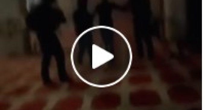 les forces israéliennes utilisent des gaz lacrymogènes et des bombes assourdissantes contre les fidèles