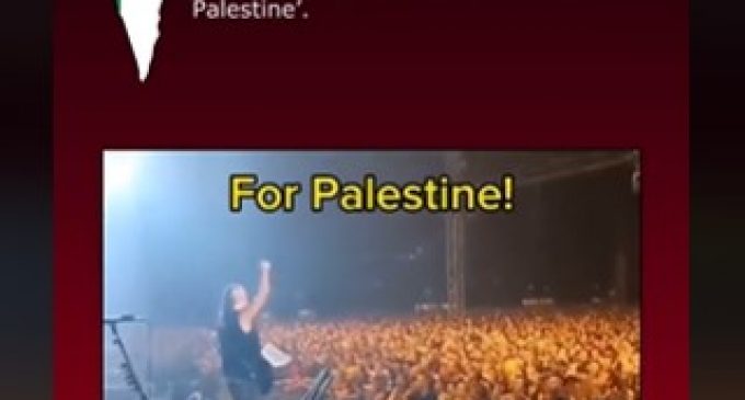 Des rockeurs qui crient Free Palestine alors que les rappeurs sont des satanistes. Tu comprends plus rien