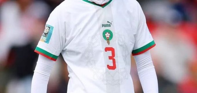 Nouhaila Benzina est devenue la première joueuse à porter le hijab lors de la Coupe du monde féminine.